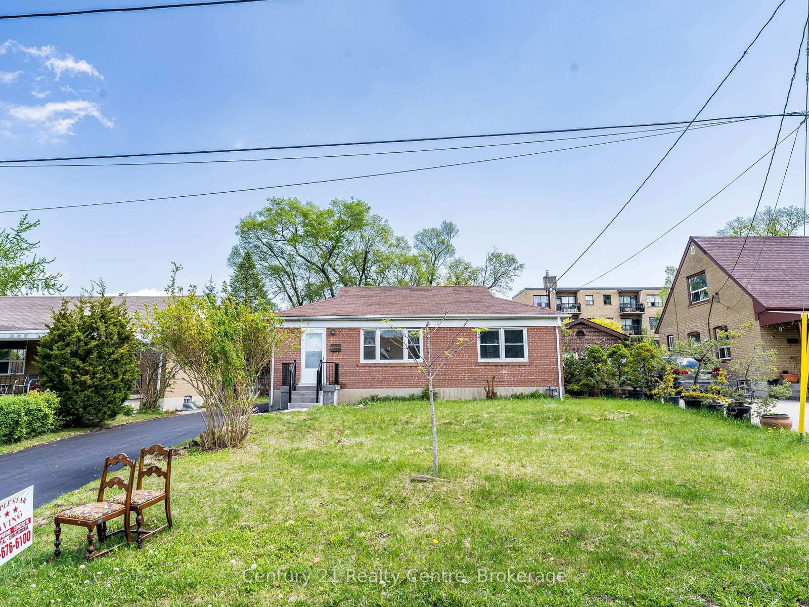 Detached House for sale at 7 Sunray Crescent, Toronto, Downsview-Roding-CFB, M3M 2C4 - MLS: W12166477