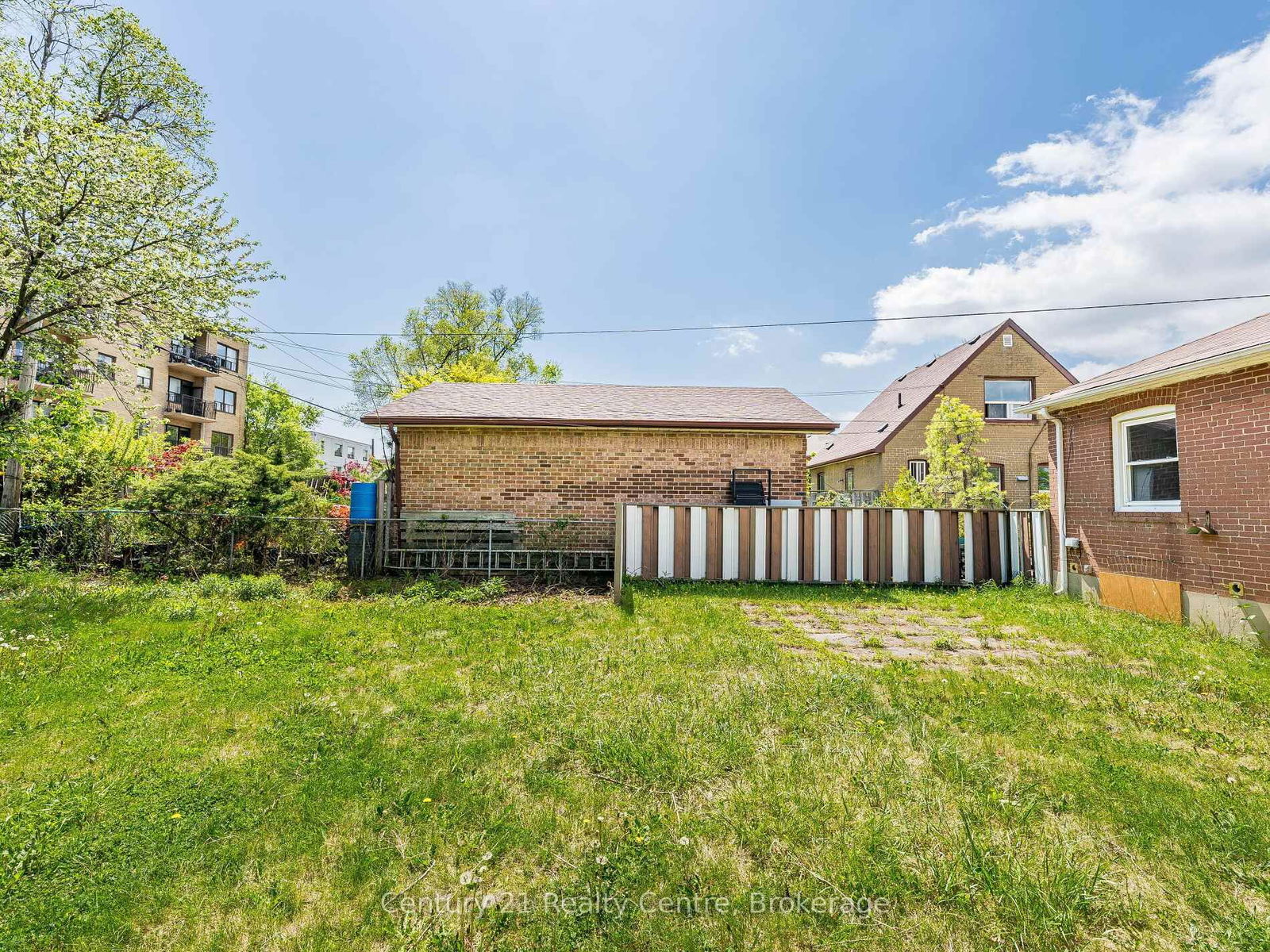 Detached House for sale at 7 Sunray Crescent, Toronto, Downsview-Roding-CFB, M3M 2C4 - MLS: W12166477