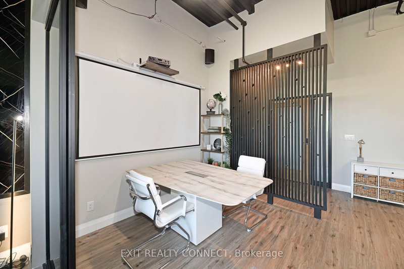 208 - 3485 Rebecca St, Oakville, L6L 6X9 | Image 2