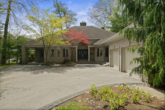 950 Whittier Crescent