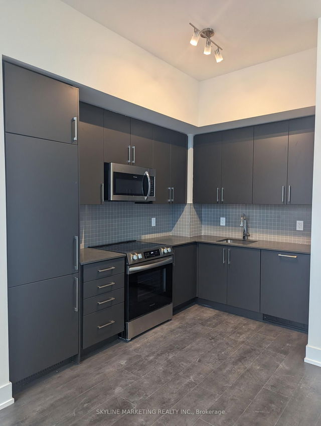 817 - 2450 Old Bronte Road