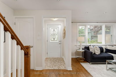 28 Coe Hill Dr, Toronto - High Park-Swansea image-0-3