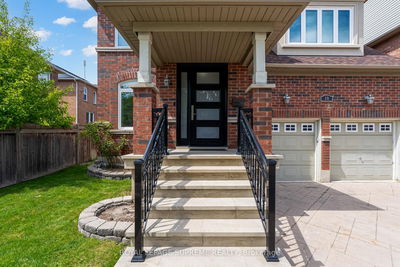 10 Sergio Marchi St, Toronto - Downsview-Roding-CFB image-0-1