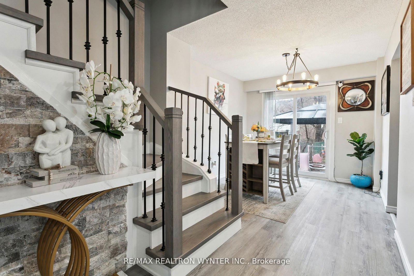 Townhouse sold at 20 Peterson Court, Brampton, Ontario, L6Z 1K6 - Heart Lake East - MLS: W12167085