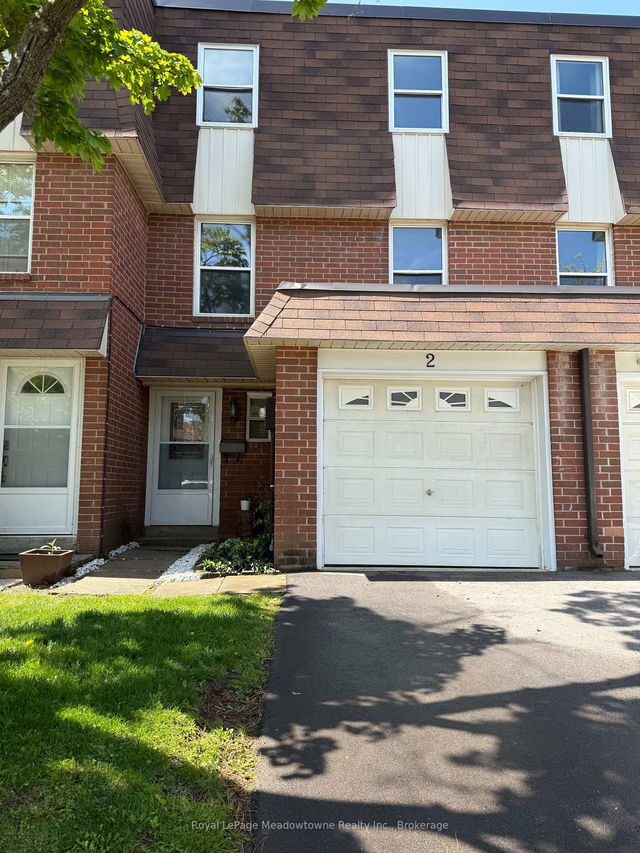 2 - 235 Bronte Street