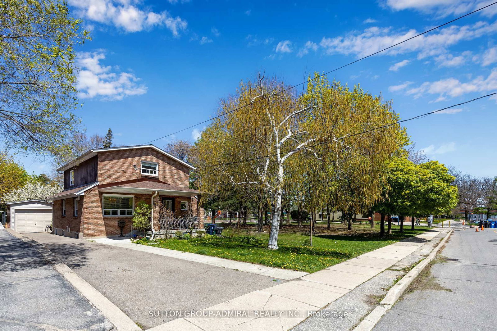 Detached House for sale at 1052 Glengrove Avenue, Toronto, Yorkdale-Glen Park, M6B 2K2 - MLS: W12167459