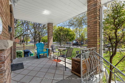 1052 Glengrove Ave, Toronto - Yorkdale-Glen Park image-0-2