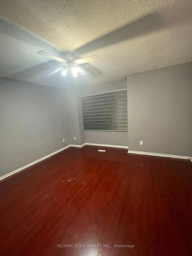 10 Lofty Pines Place