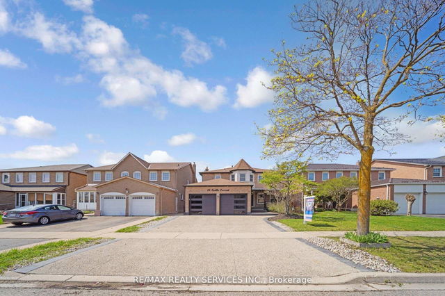 24 Neville Crescent