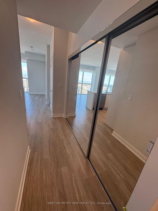 4903 - 430 Square One Drive