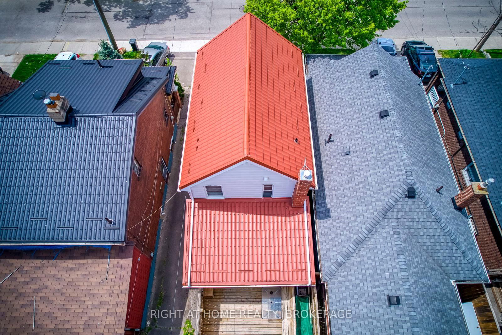 Detached House for sale at 39 Sixteenth Street, Toronto, New Toronto, M8V 3J7 - MLS: W12168394