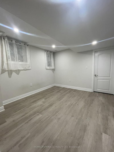 9 Humberstone Crescent — photo 6