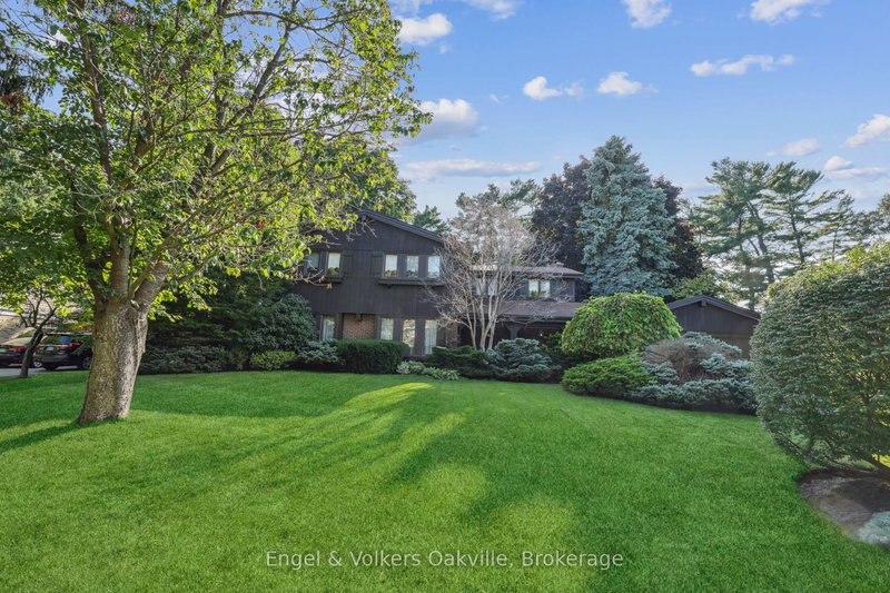 250 Gatestone Ave, Oakville, L6J 5R9 | Image 2