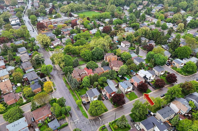48 Van Stassen Boulevard