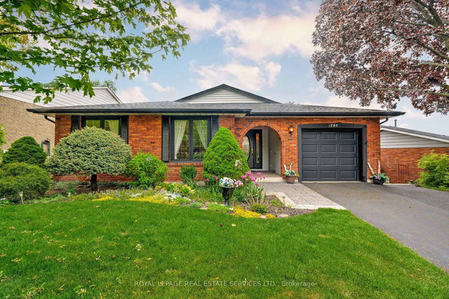 1285 Hart Crescent