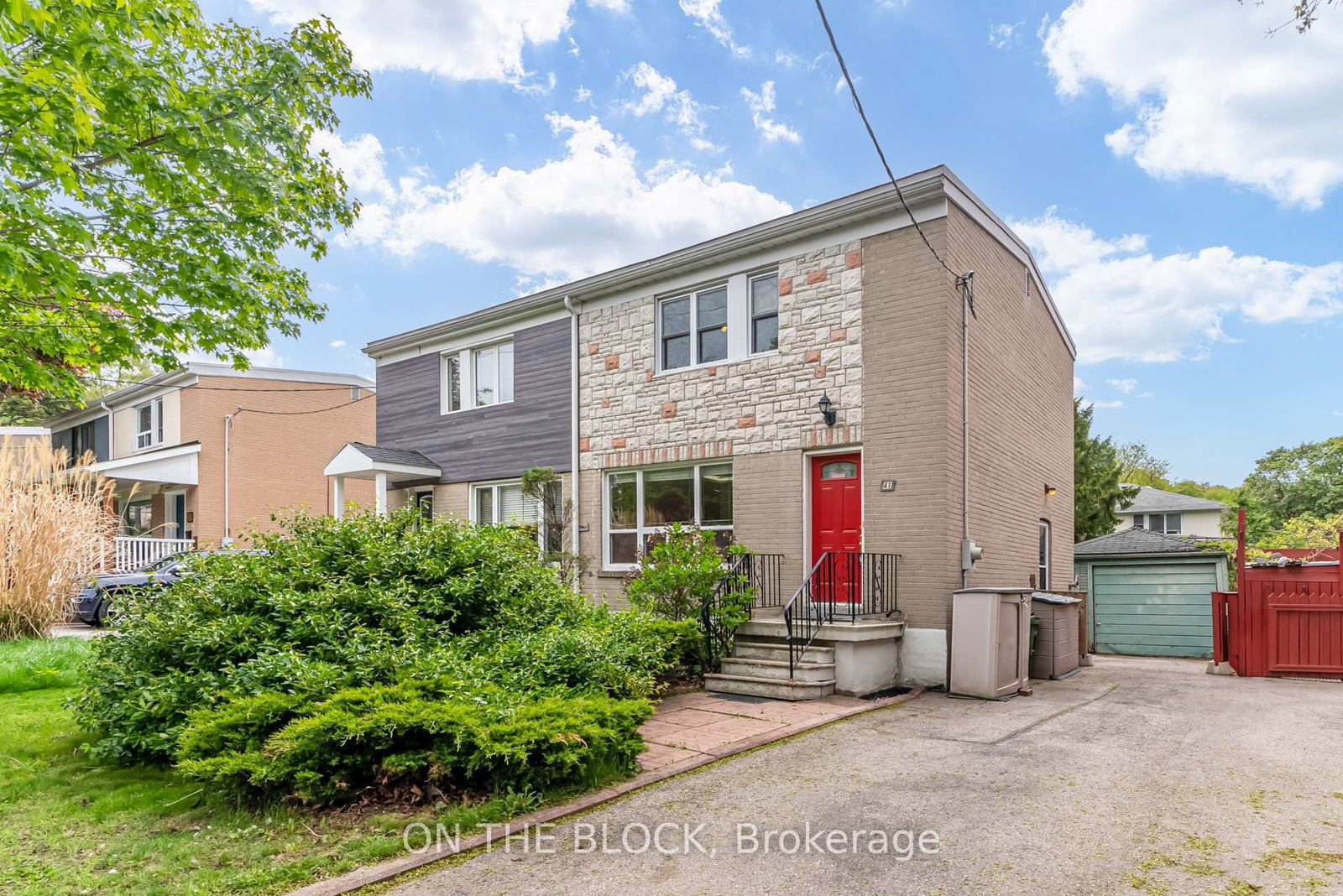 Semi-Detached House for lease at 41 Van Stassen Boulevard, Toronto, Lambton Baby Point, M6S 2N2 - MLS: W12168978