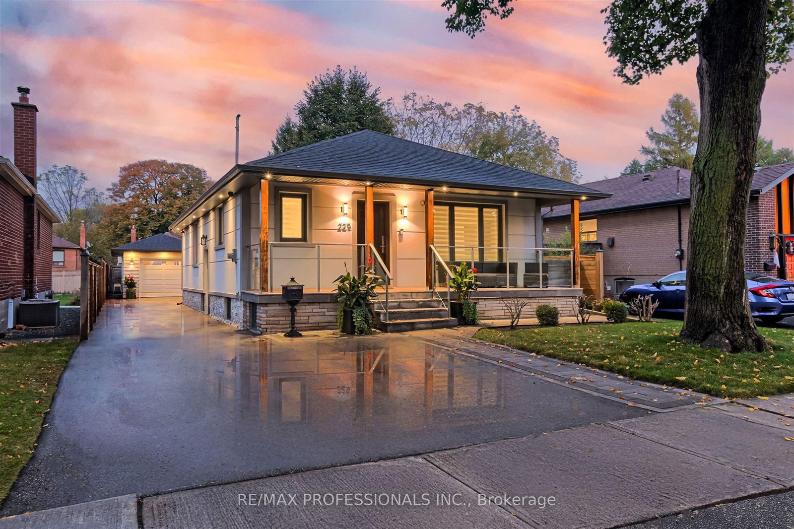 Detached House for sale at 229 Sheldon Avenue, Toronto, Alderwood, M8W 4L8 - MLS: W12169003