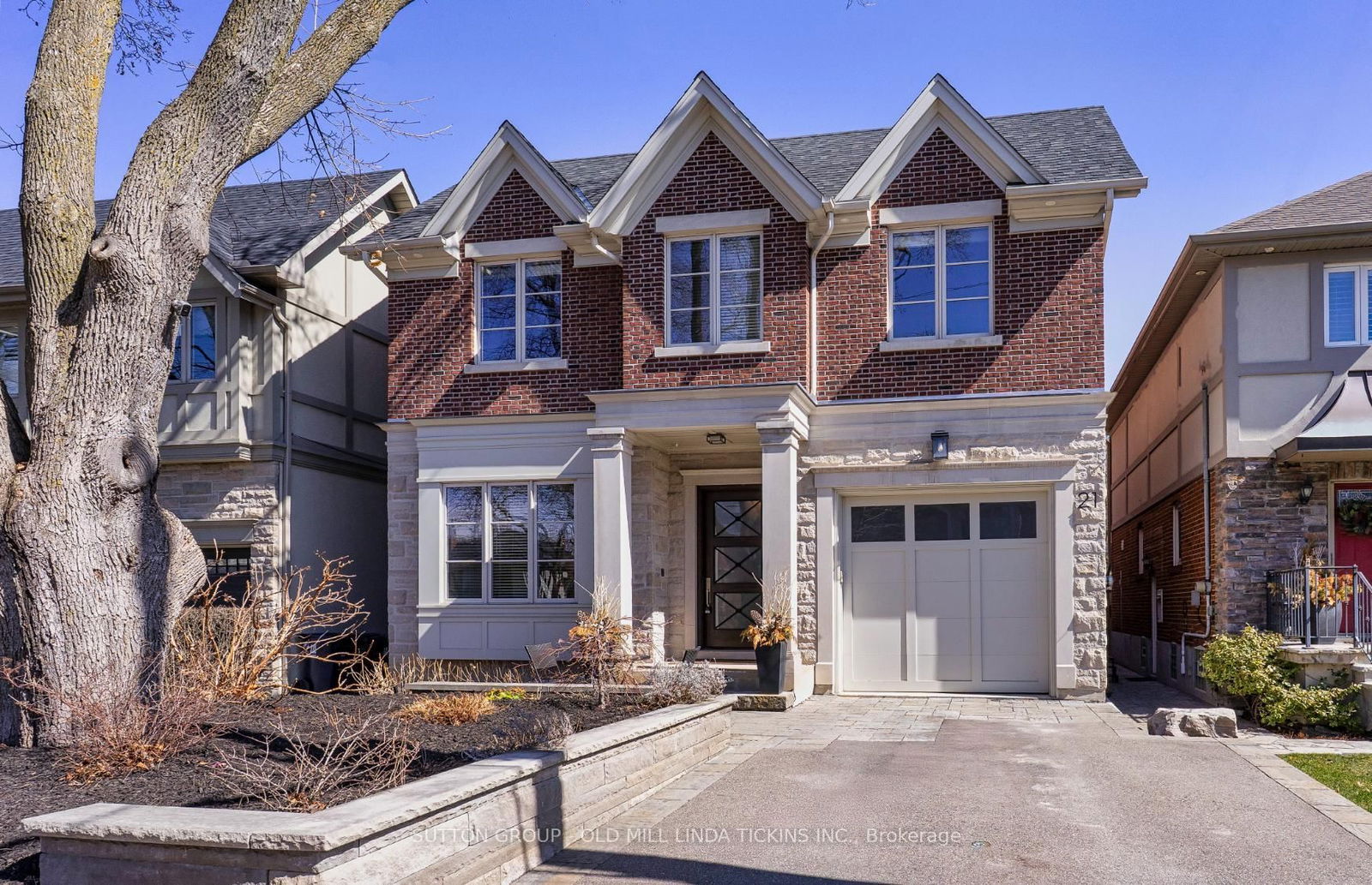 Detached House for sale at 21 Mcclinchy Avenue, Toronto, Kingsway South, M8X 2H9 - MLS: W12169014