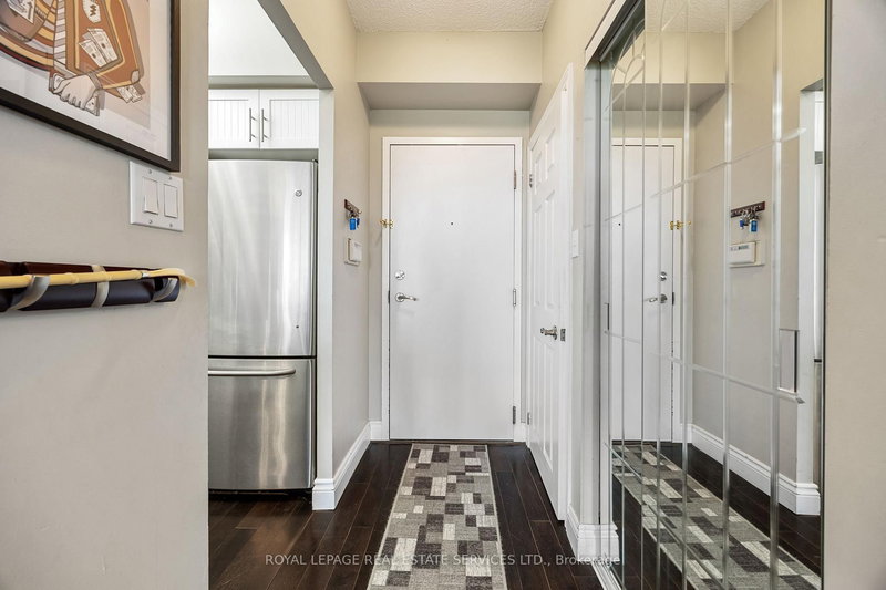 1010 - 2261 Lake shore Blvd W, Toronto, M8V 3X1 | Image 2