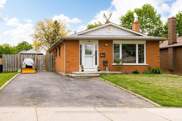 16 Midhurst Drive