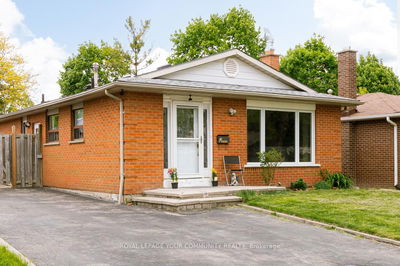 16 Midhurst Dr, Toronto - West Humber-Clairville image-0-2