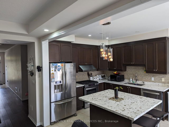 Main & 2nd Floor - 13 Dulverton Drive