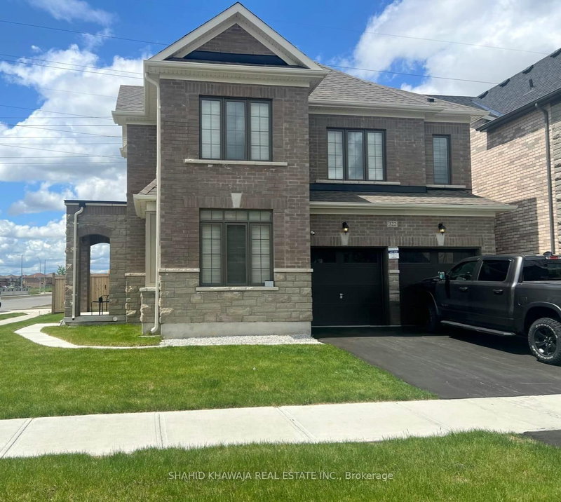 322 Valleyway Dr, Brampton, L6X 0K7 | Image 2