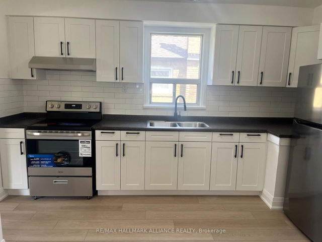 Upper - 29 Savona Drive