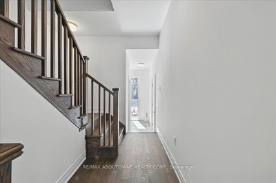 Unit 13 — 2184 Postmaster Dr, Oakville - Westmount image-0-3