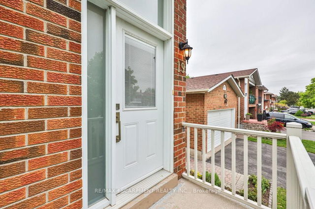 19 Deerpark Crescent