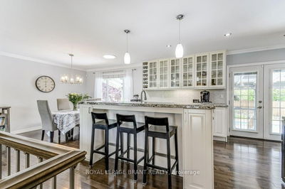 726 Applewood Cres, Milton - Dorset Park image-0-3