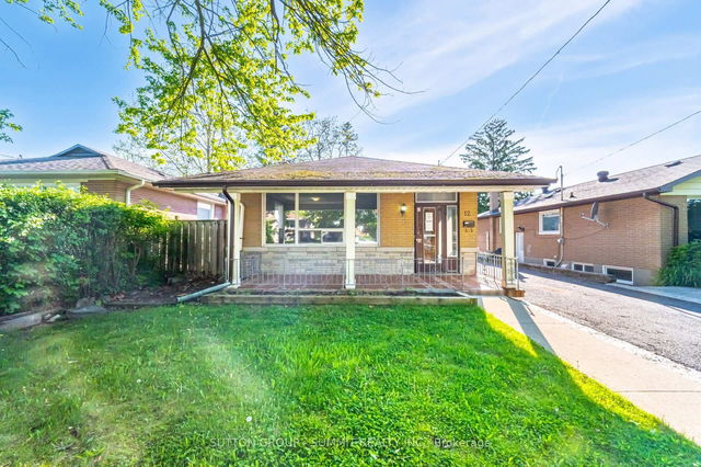 12 Dashwood Crescent