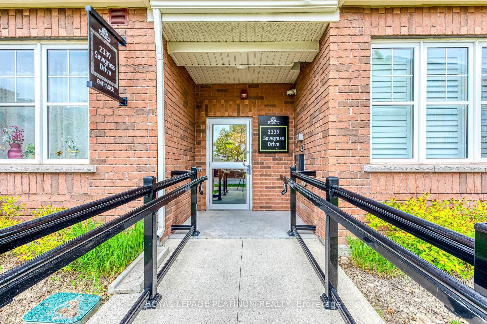 2339 Sawgrass Oakville,ON L6H 7H9 — Photo 2
