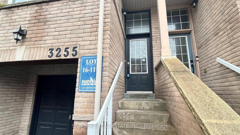 3255 Redpath Circ, Mississauga, L5N 8R3 | Image 3