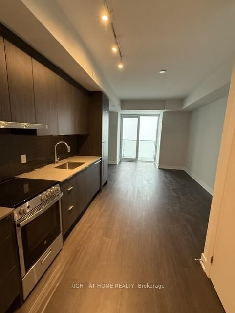 3205 - 430 Square One Drive