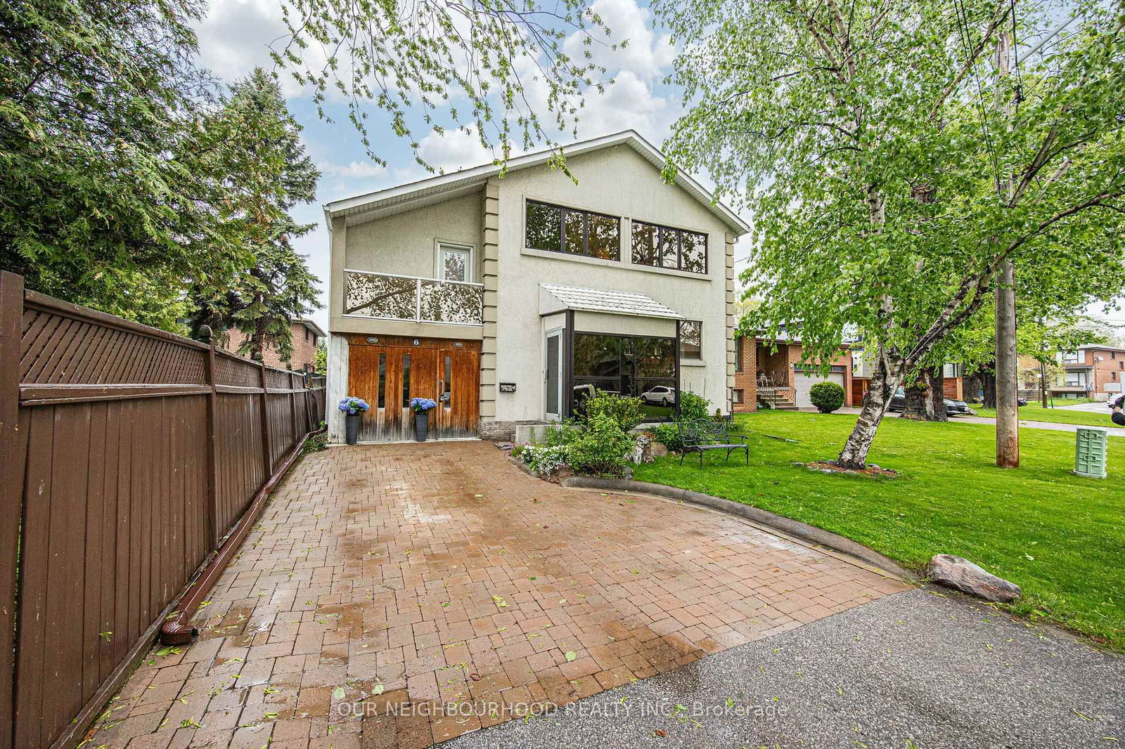 Detached House for sale at 6 Enfield Avenue, Toronto, Alderwood, M8W 1T7 - MLS: W12170751