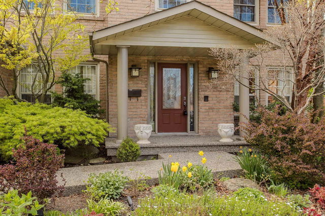 318 Slade Crescent