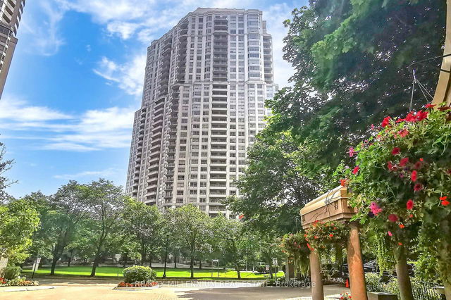 423 - 25 Kingsbridge Garden Circle