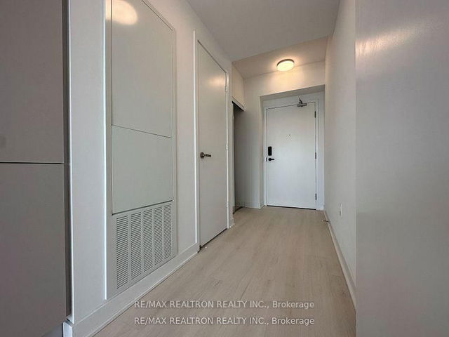 2107 - 3900 Confederation Parkway