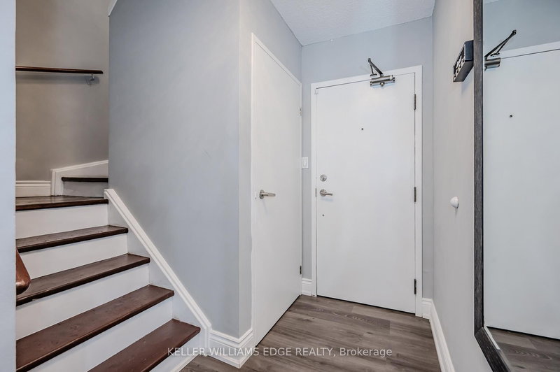 625 - 1000 Cedarglen Gate, Mississauga, L5C 3Z5 | Image 3