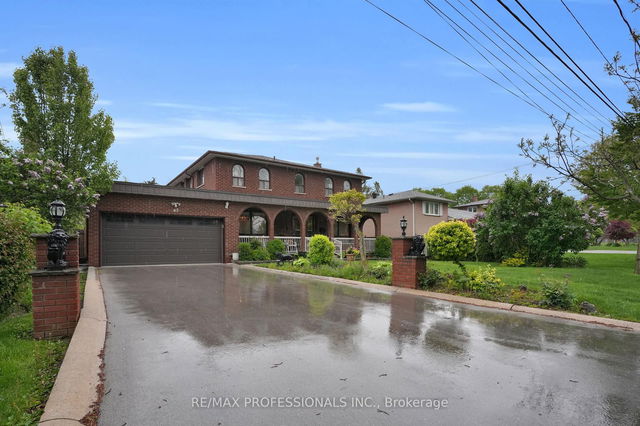 65 Strathburn Boulevard