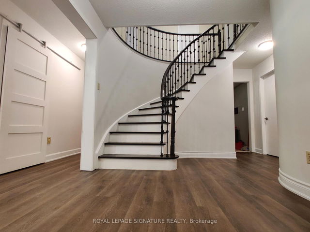 Upper - 2966 Caradoc Lane