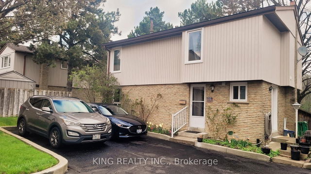 12 - 59 Kenninghall Boulevard