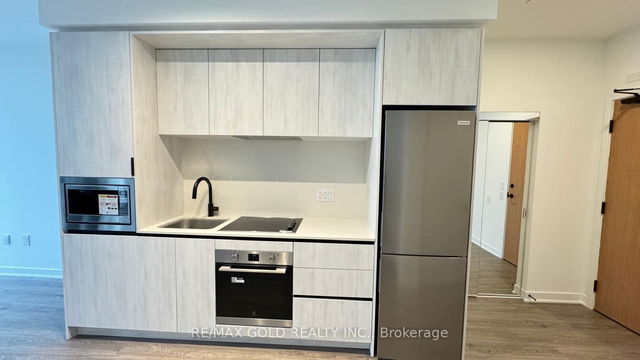 207 - 2495 Eglinton Avenue