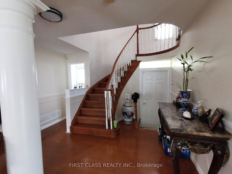 2nd Primary Bedroom - 1300 Wesson Crt, Mississauga, L5V 2E6 | Image 3