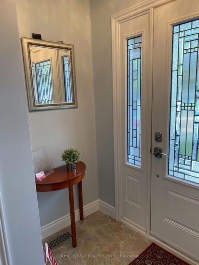 35 Aintree Cres, Brampton - Avondale image-0-3