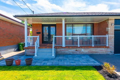 24 ARCHWAY Cres, Toronto - Humbermede image-0-2