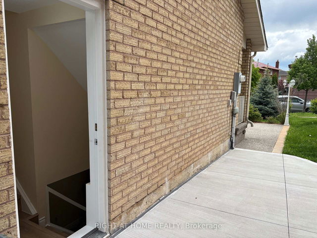 Basement - 158 Dumfries Avenue