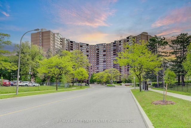 1109 - 716 The West Mall N/A