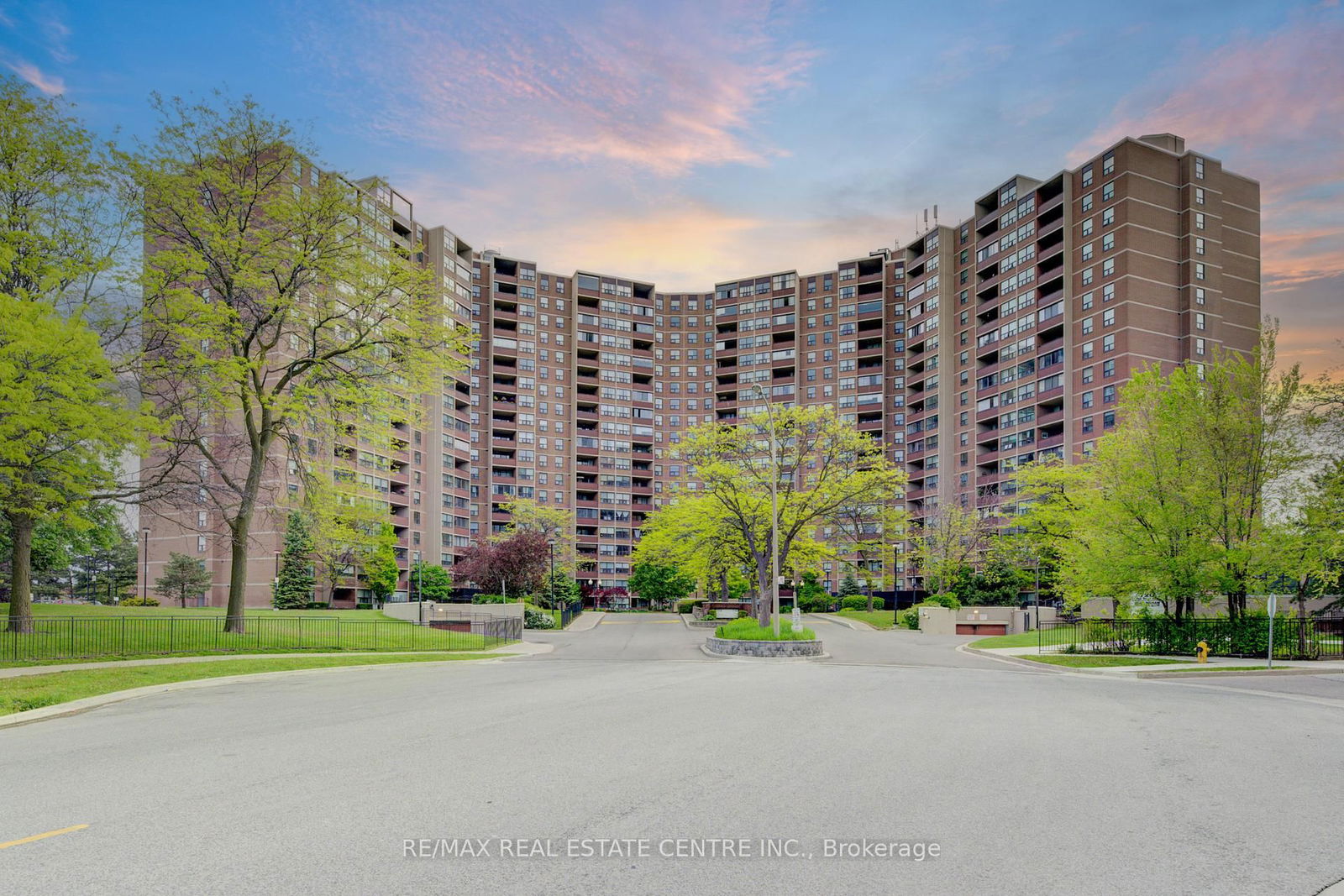 Condo for sale at 1109-716 The West Mall, Toronto, Eringate-Centennial-West Deane, M9C 4X6 - MLS: W12172335